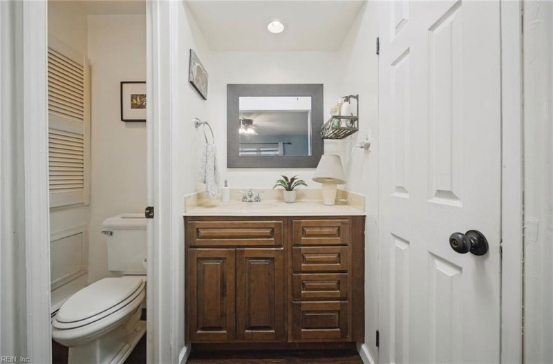 Photo 25 of 43 residential for sale in Virginia Beach virginia