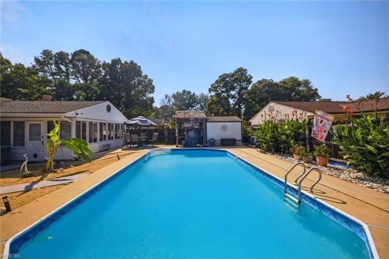 Photo 6 of 43 residential for sale in Virginia Beach virginia