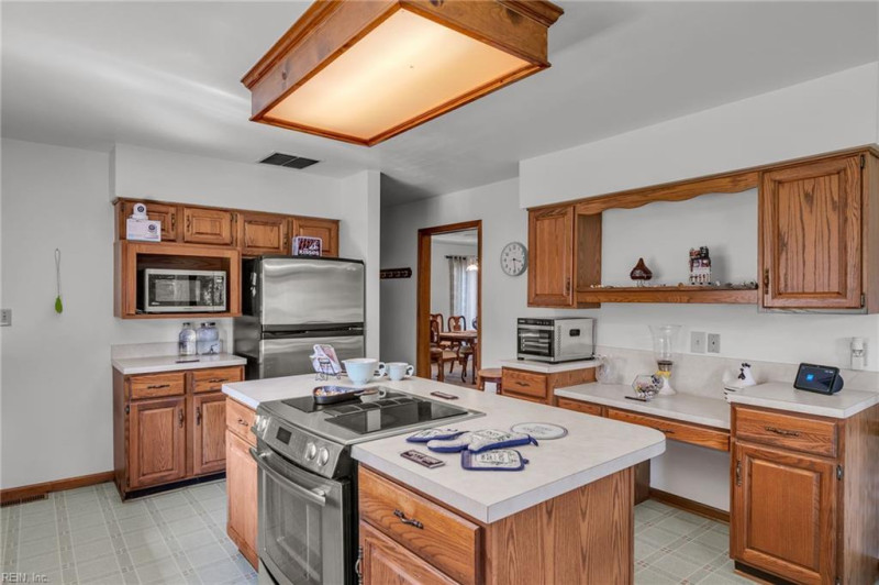Photo 15 of 33 residential for sale in Chesapeake virginia