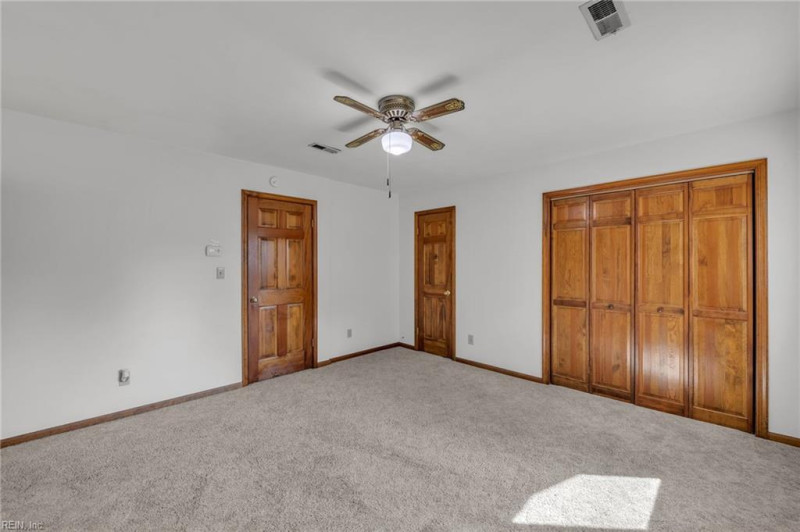 Photo 23 of 33 residential for sale in Chesapeake virginia