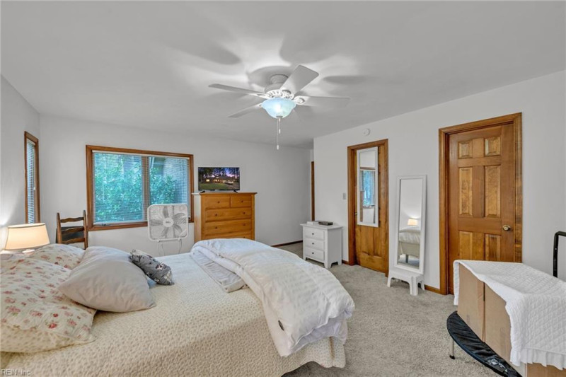 Photo 25 of 33 residential for sale in Chesapeake virginia