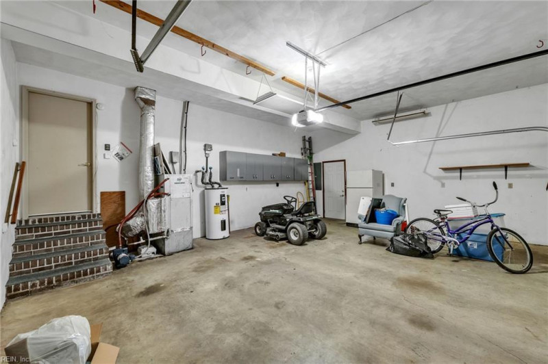 Photo 31 of 33 residential for sale in Chesapeake virginia