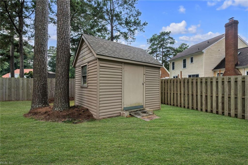 Photo 5 of 33 residential for sale in Chesapeake virginia