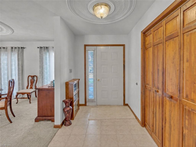 Photo 6 of 33 residential for sale in Chesapeake virginia