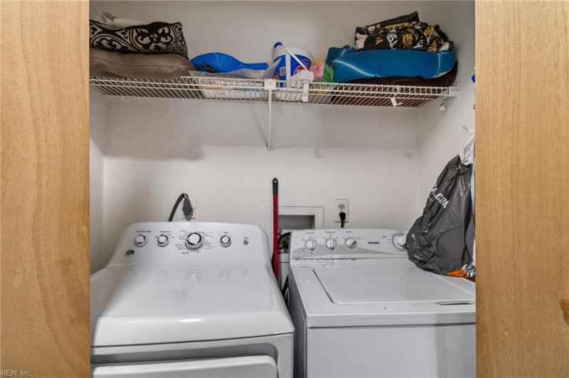Photo 17 of 32 residential for sale in Chesapeake virginia