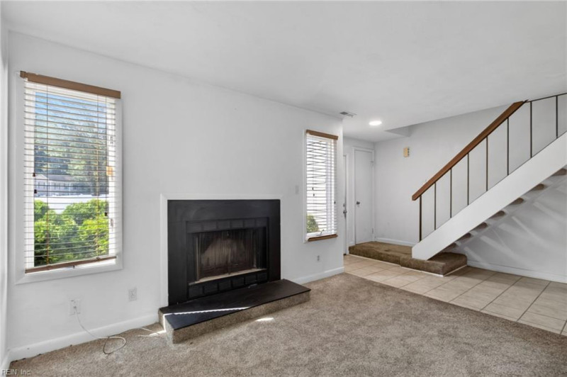 Photo 5 of 32 residential for sale in Chesapeake virginia