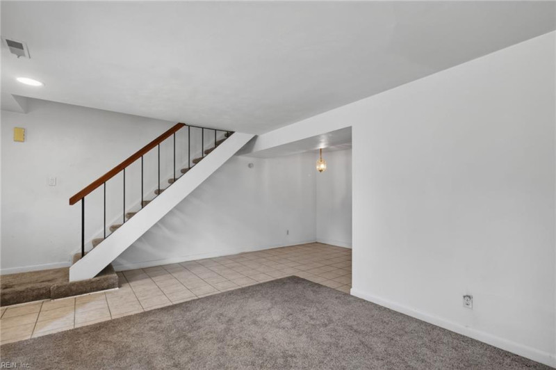 Photo 6 of 32 residential for sale in Chesapeake virginia