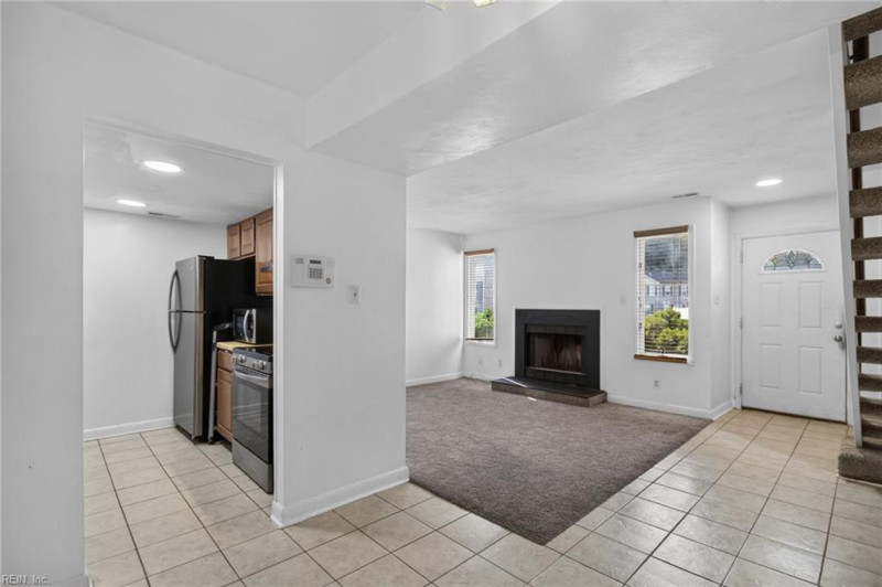 Photo 8 of 32 residential for sale in Chesapeake virginia