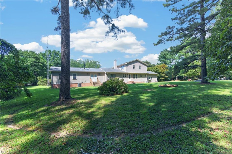 Photo 32 of 44 residential for sale in Gloucester County virginia