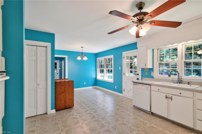 Photo 9 of 44 residential for sale in Gloucester County virginia