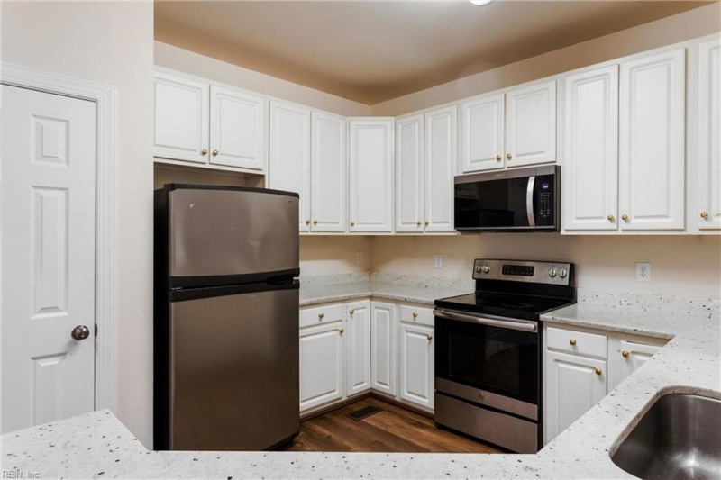 Photo 13 of 50 residential for sale in Williamsburg virginia