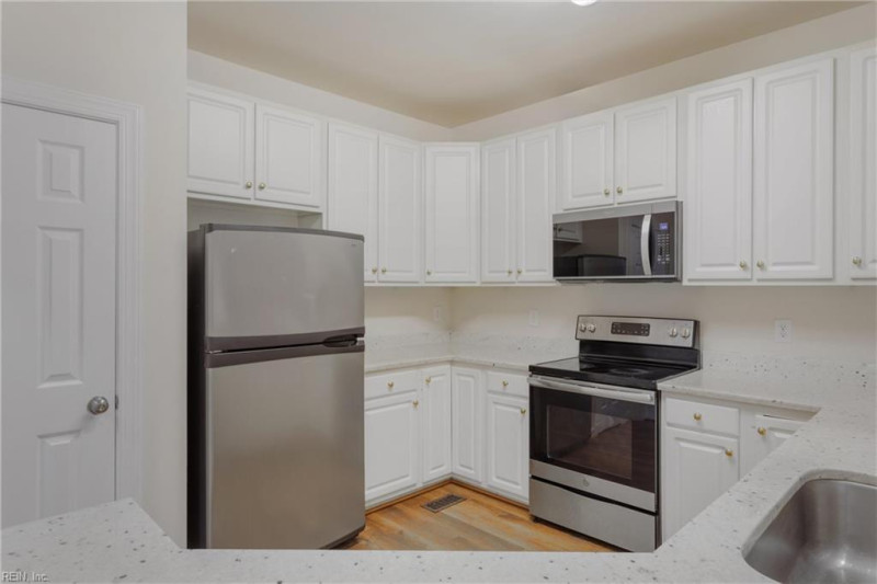 Photo 14 of 50 residential for sale in Williamsburg virginia