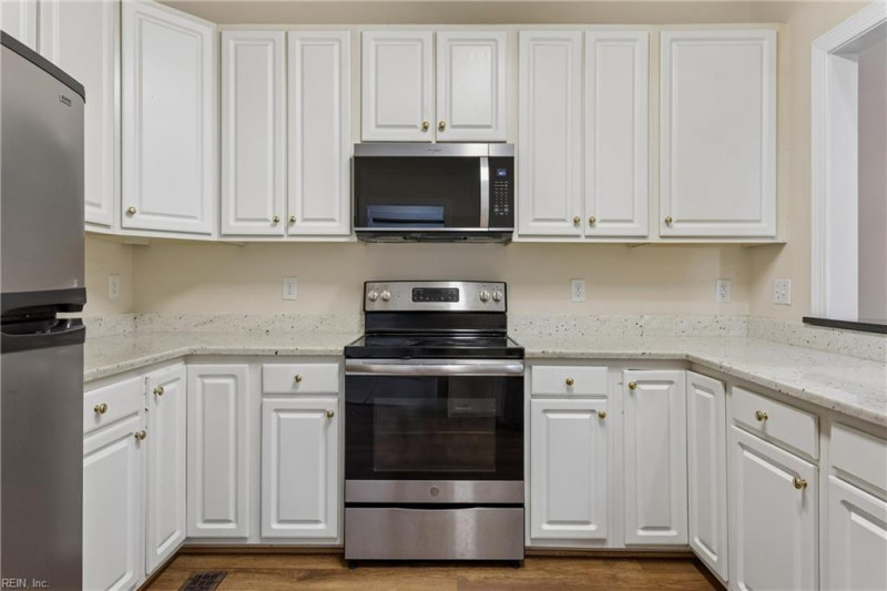 Photo 15 of 50 residential for sale in Williamsburg virginia
