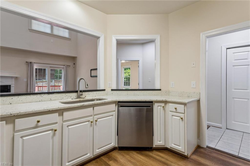 Photo 17 of 50 residential for sale in Williamsburg virginia