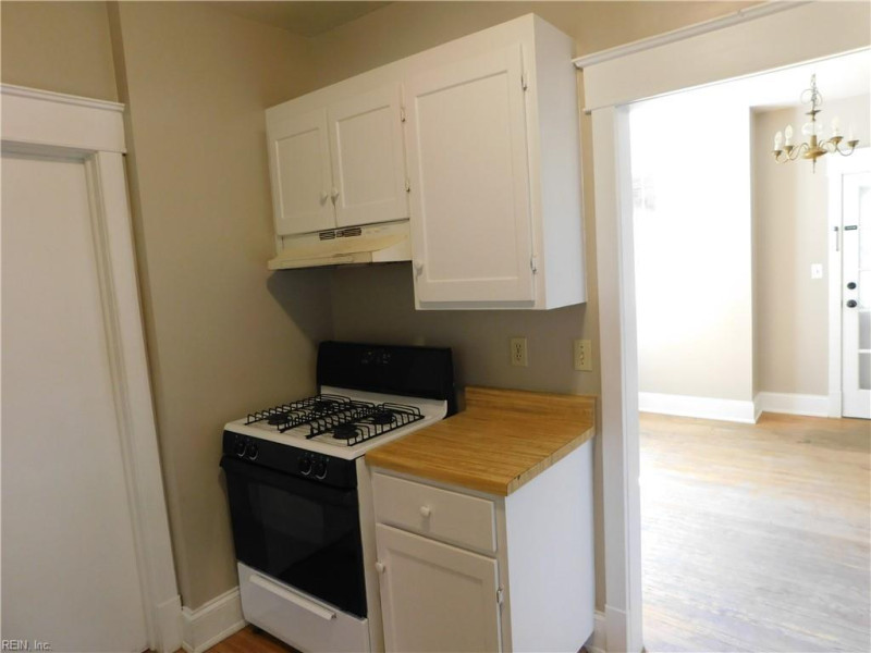 Photo 10 of 43 residential for sale in Norfolk virginia