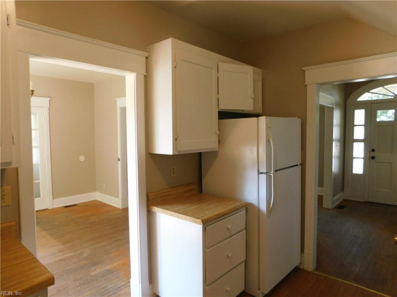 Photo 11 of 43 residential for sale in Norfolk virginia