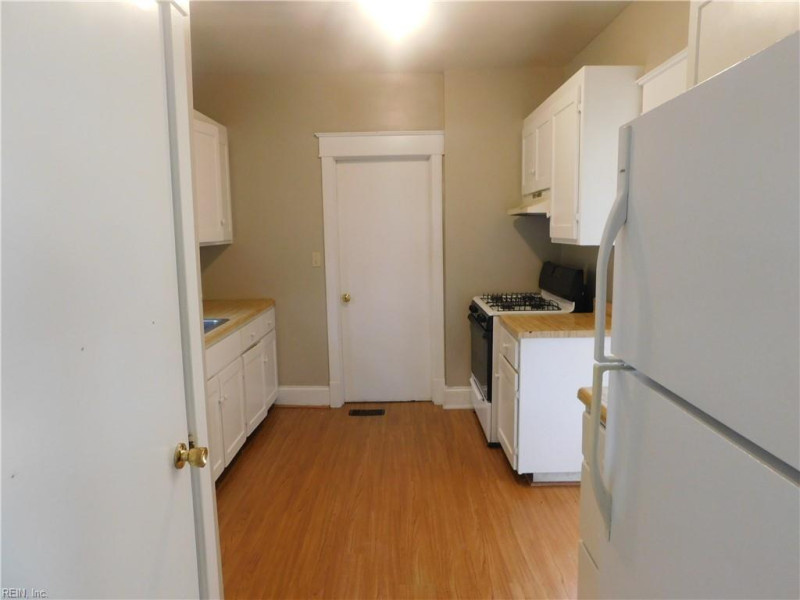 Photo 13 of 43 residential for sale in Norfolk virginia