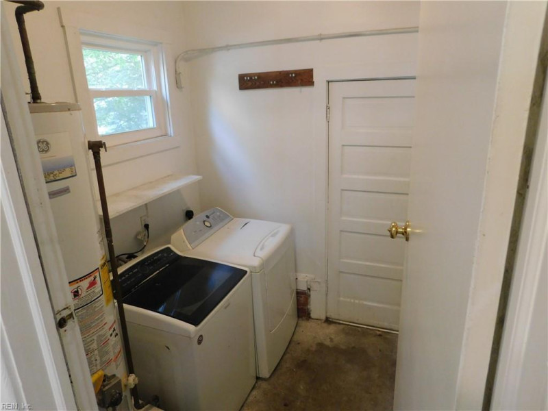 Photo 14 of 43 residential for sale in Norfolk virginia