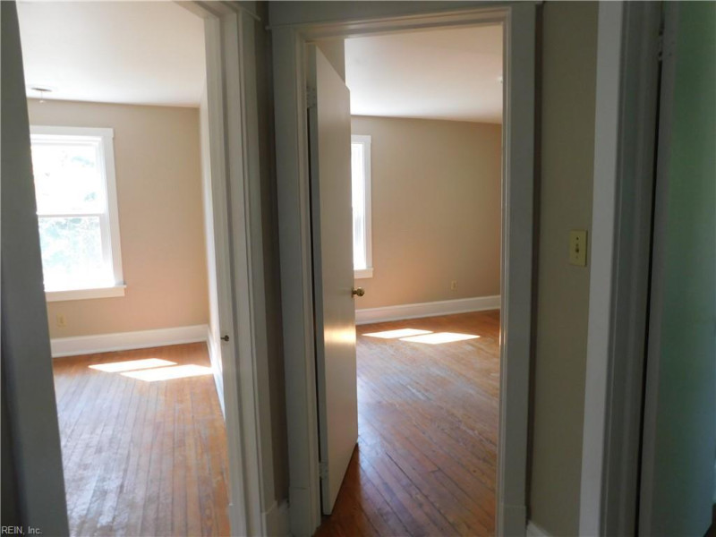 Photo 16 of 43 residential for sale in Norfolk virginia