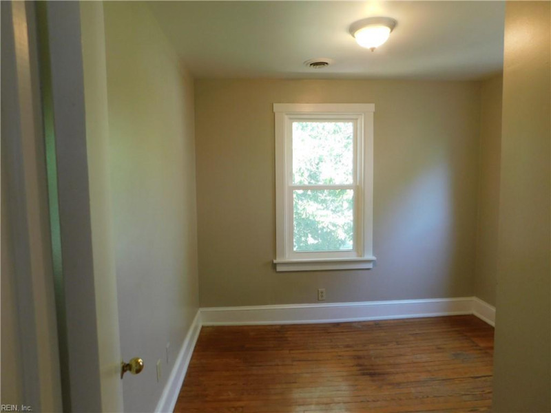 Photo 18 of 43 residential for sale in Norfolk virginia