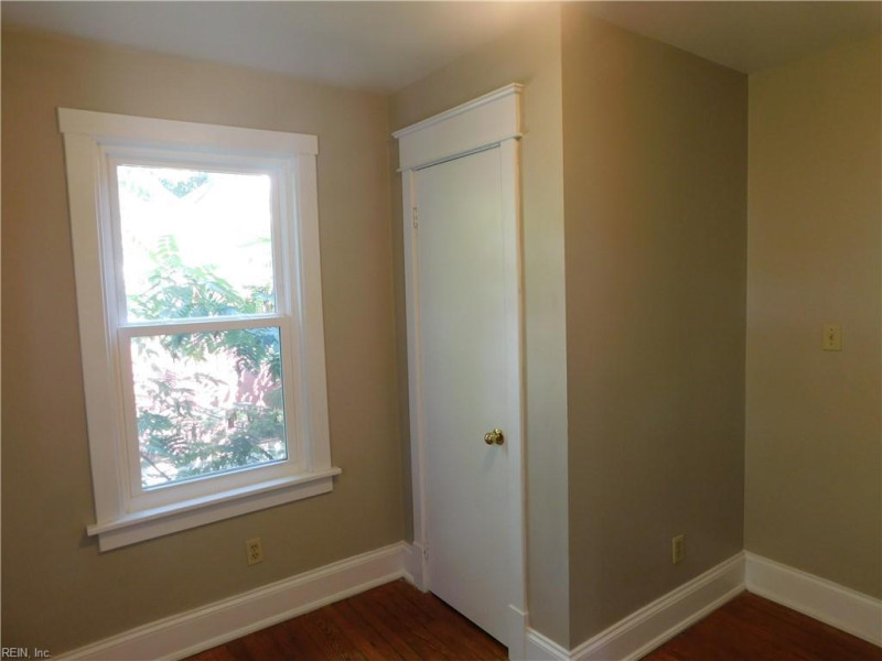 Photo 19 of 43 residential for sale in Norfolk virginia