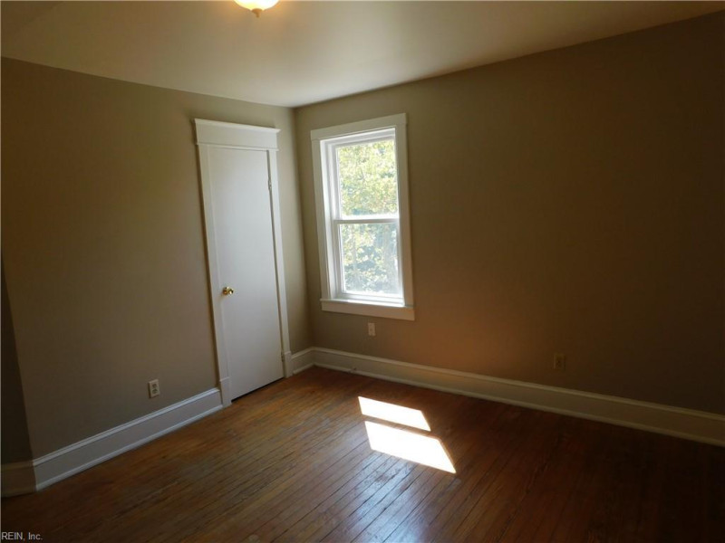 Photo 21 of 43 residential for sale in Norfolk virginia