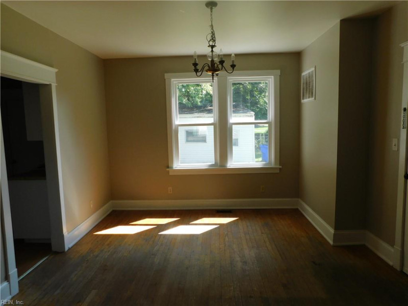 Photo 7 of 43 residential for sale in Norfolk virginia