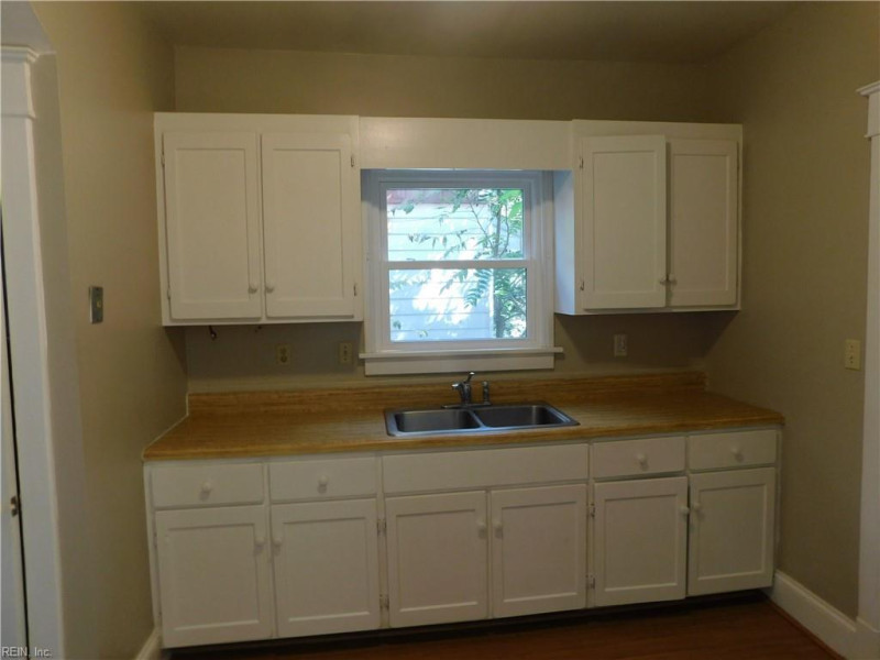 Photo 9 of 43 residential for sale in Norfolk virginia
