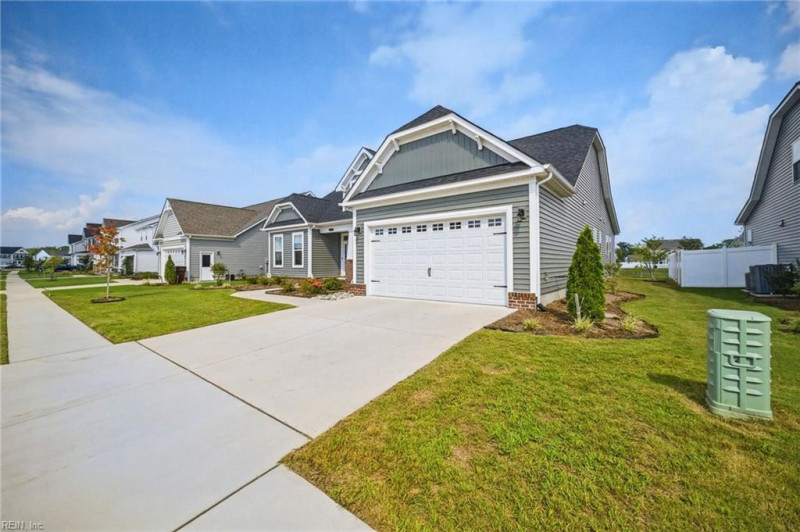 Photo 4 of 43 residential for sale in Chesapeake virginia