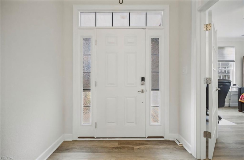 Photo 6 of 43 residential for sale in Chesapeake virginia