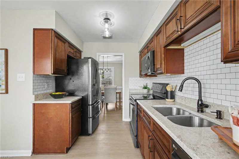 Photo 3 of 42 residential for sale in Virginia Beach virginia