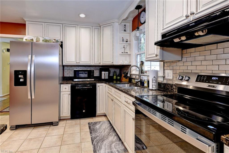 Photo 13 of 30 residential for sale in Newport News virginia