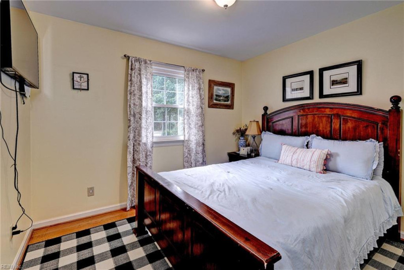 Photo 23 of 30 residential for sale in Newport News virginia