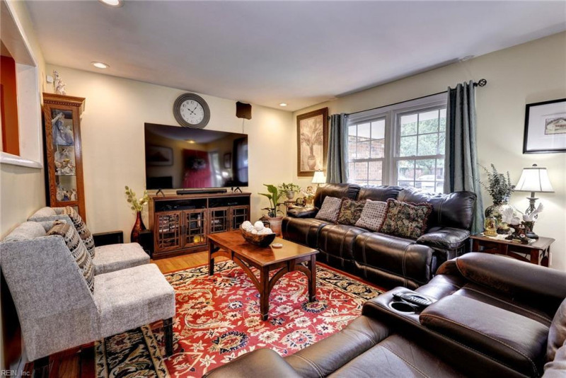 Photo 8 of 30 residential for sale in Newport News virginia