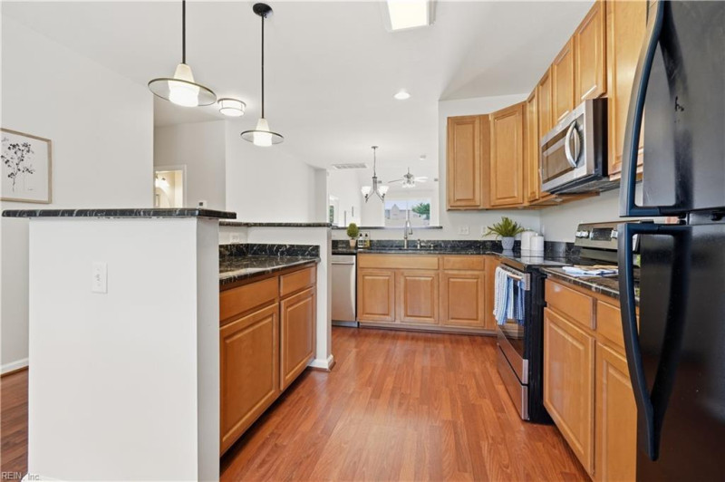 Photo 10 of 43 residential for sale in Virginia Beach virginia