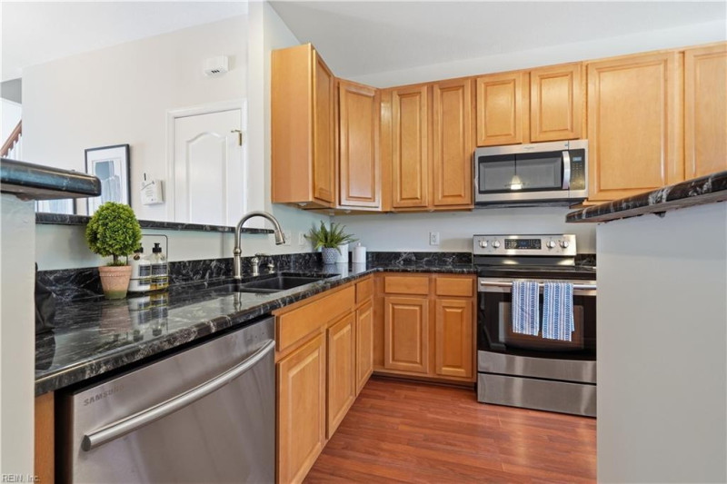 Photo 11 of 43 residential for sale in Virginia Beach virginia