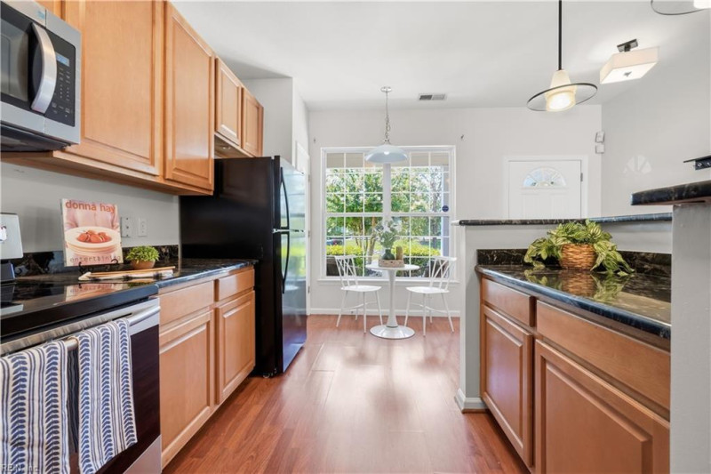Photo 12 of 43 residential for sale in Virginia Beach virginia