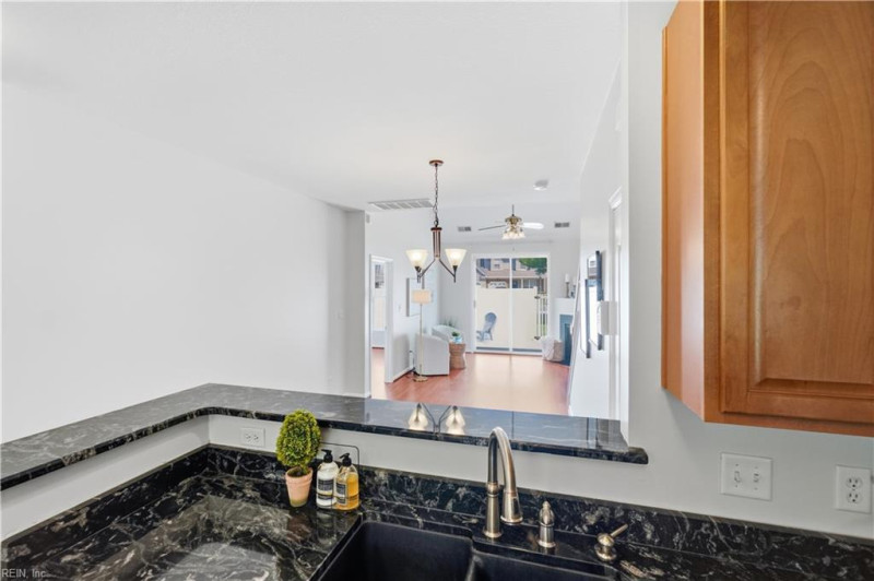 Photo 15 of 43 residential for sale in Virginia Beach virginia