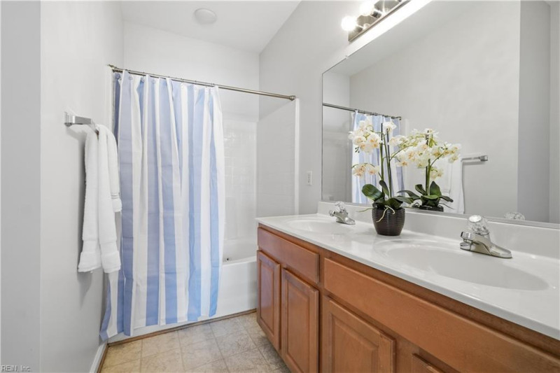 Photo 19 of 43 residential for sale in Virginia Beach virginia