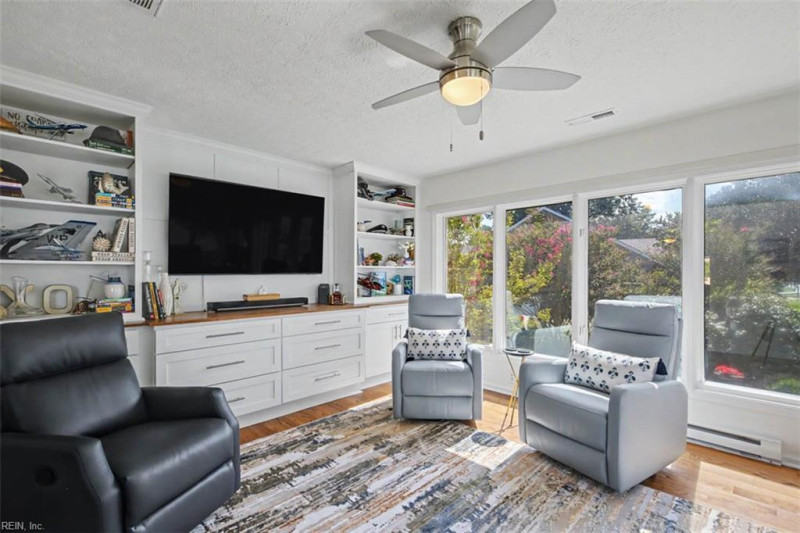 Photo 17 of 50 residential for sale in Hampton virginia