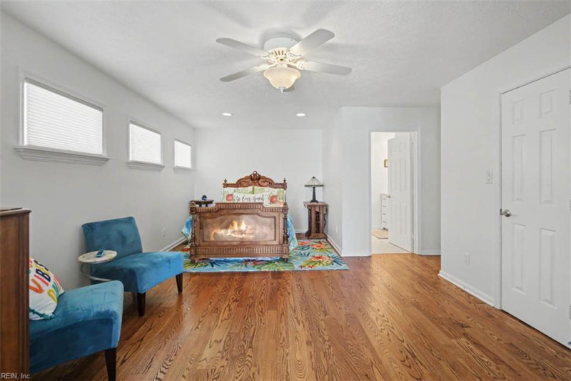 Photo 34 of 50 residential for sale in Hampton virginia