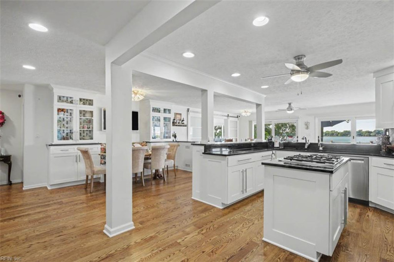 Photo 9 of 50 residential for sale in Hampton virginia