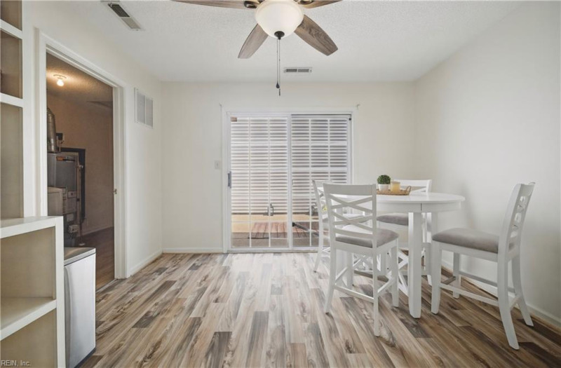 Photo 13 of 33 residential for sale in Virginia Beach virginia