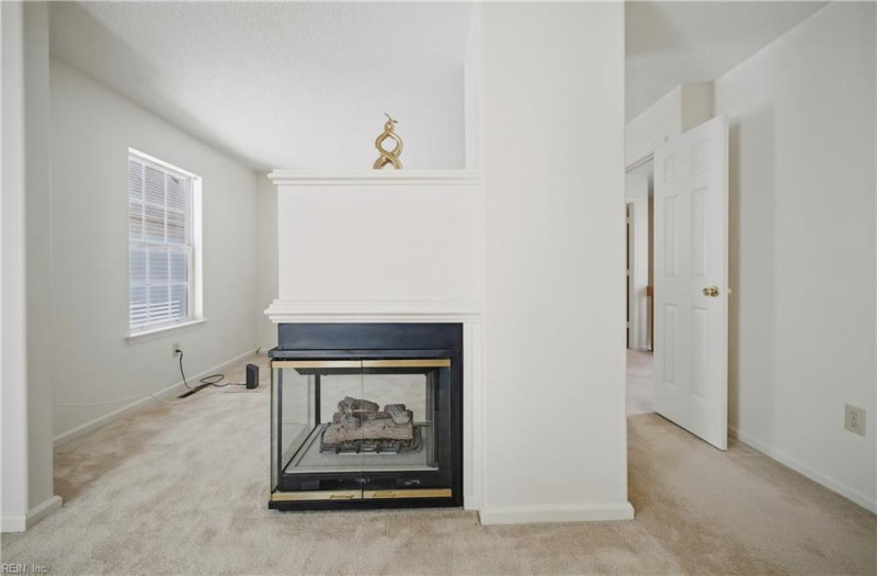 Photo 18 of 33 residential for sale in Virginia Beach virginia