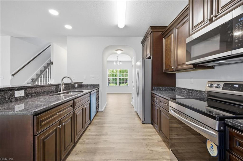 Photo 12 of 43 residential for sale in Chesapeake virginia