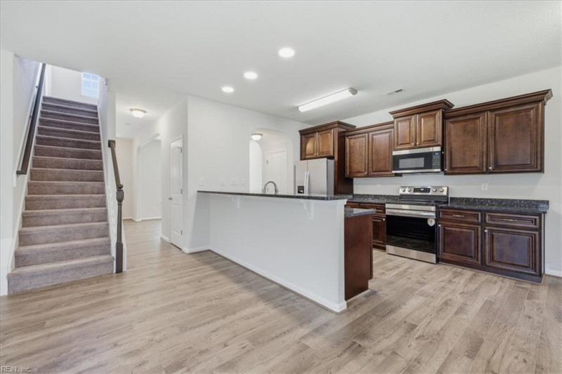 Photo 13 of 43 residential for sale in Chesapeake virginia