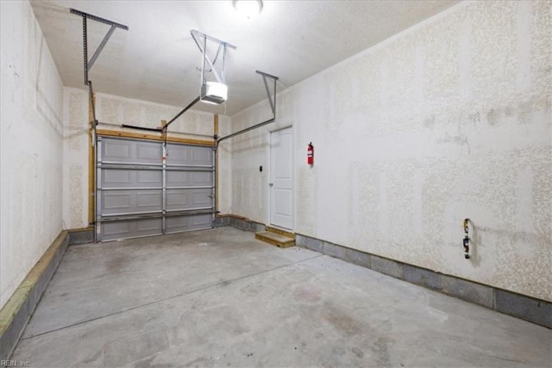 Photo 20 of 43 residential for sale in Chesapeake virginia