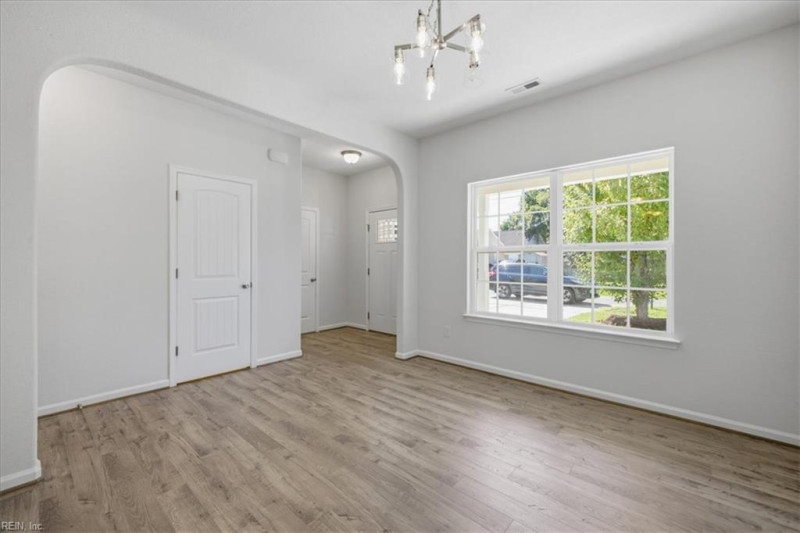 Photo 6 of 43 residential for sale in Chesapeake virginia