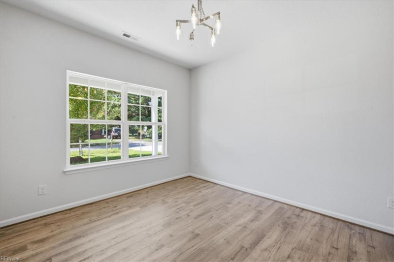 Photo 7 of 43 residential for sale in Chesapeake virginia