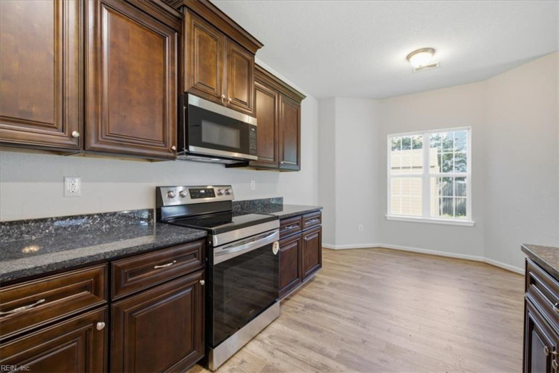 Photo 9 of 43 residential for sale in Chesapeake virginia